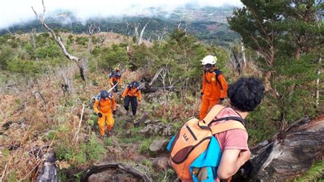 pendaki gunung marapi sumbar